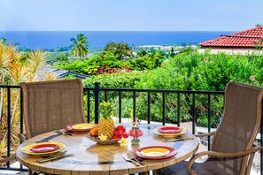 House, Multiple Beds (Mahuahua Hale) | In-room dining