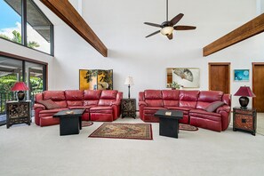 ハウス ベッド (複数台) (Mahuahua Hale) | リビング エリア | テレビ、DVD プレーヤー