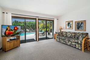 House, Multiple Beds (Mahuahua Hale) | Living area