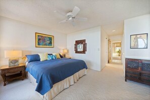 Condo, varias camas, vista al océano (Keauhou Kona Surf & Racquet Club #3-1) | 2 habitaciones, decoración personalizada y muebles diferentes 