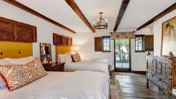 Luxury Villa (includes 2 nights free) | 5 soverom, sengetøy av topp kvalitet, dundyner og senger med overmadrass