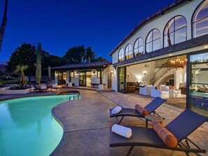 مغطس سبا خارجي