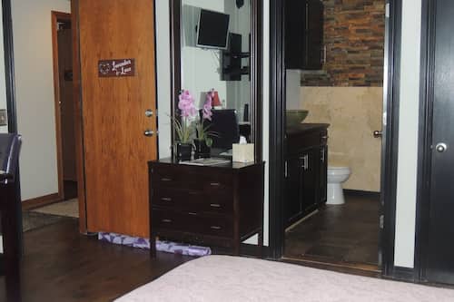 Chambre luxueuse, 1 très grand lit | Rideaux d’obscurcissement, système d’insonorisation