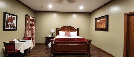 Deluxe Room, 1 King Bed