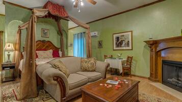 Emerald Dream Suite | 1 bedroom, blackout drapes, soundproofing, iron/ironing board