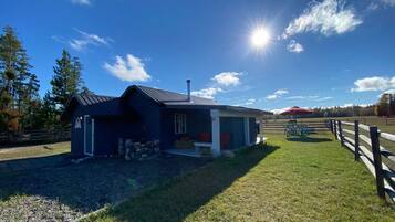 Superior Cottage, 1 Queen Bed, Valley View