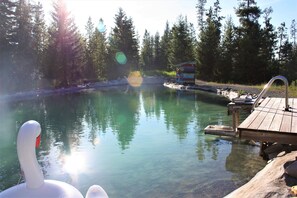 Kauden mukainen ulkouima-allas