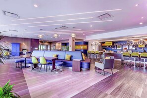 Lobby - Home2 Suites by Hilton Toronto Brampton (Brampton)