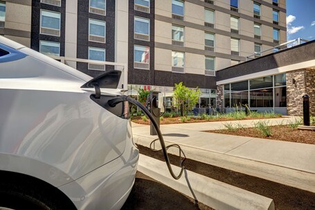 Home2 Suites by Hilton Toronto Brampton - Image 9