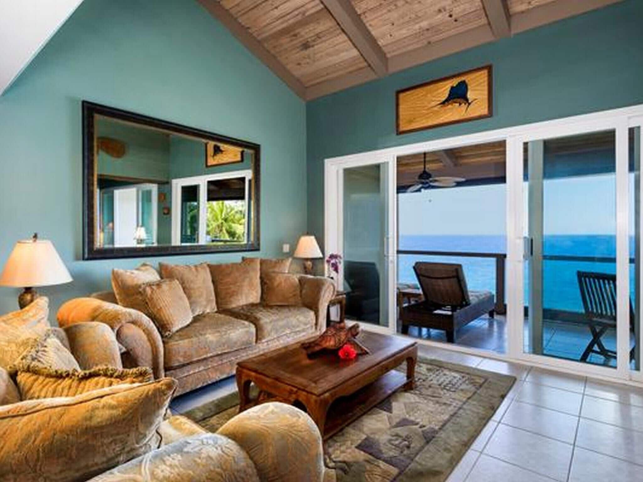 Condo, nhiều giường, quang cảnh một góc biển (Keauhou Kona Surf & Racquet Club #5-3) | Phòng khách | TV màn hình phẳng 43-inch có truyền hình cáp, TV, đầu đĩa DVD 