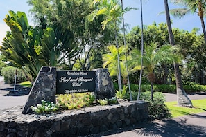 Condo, Multiple Beds, Partial Ocean View (Keauhou Kona Surf & Racquet Club #5-3) | Property grounds