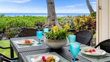 Condo, 1 King Bed, Mountain View (Keauhou Kona Surf & Racquet Club Town) | Outdoor dining