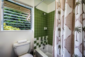 Appart'hôtel, plusieurs lits, vue partielle sur l'océan (Keauhou Kona Surf & Racquet Club #37) | Salle de bain