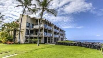 Condo, Multiple Beds, Ocean View (Keauhou Kona Surf & Racquet Club #5-1) | Exterior