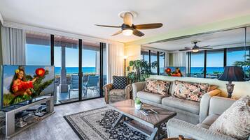 Condo, Multiple Beds, Ocean View (Keauhou Kona Surf & Racquet Club #5-1) | Living area