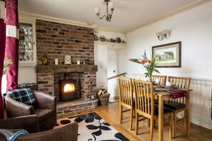 Interior - Cottage - Sleeps 5 - Hot Tub - Garden - Parking (Lancaster)