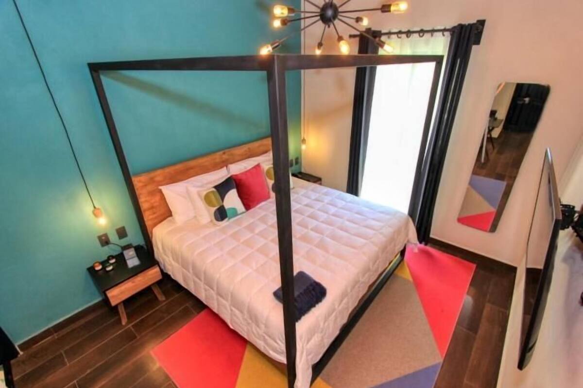 Premium bedding, in-room safe, desk, blackout curtains