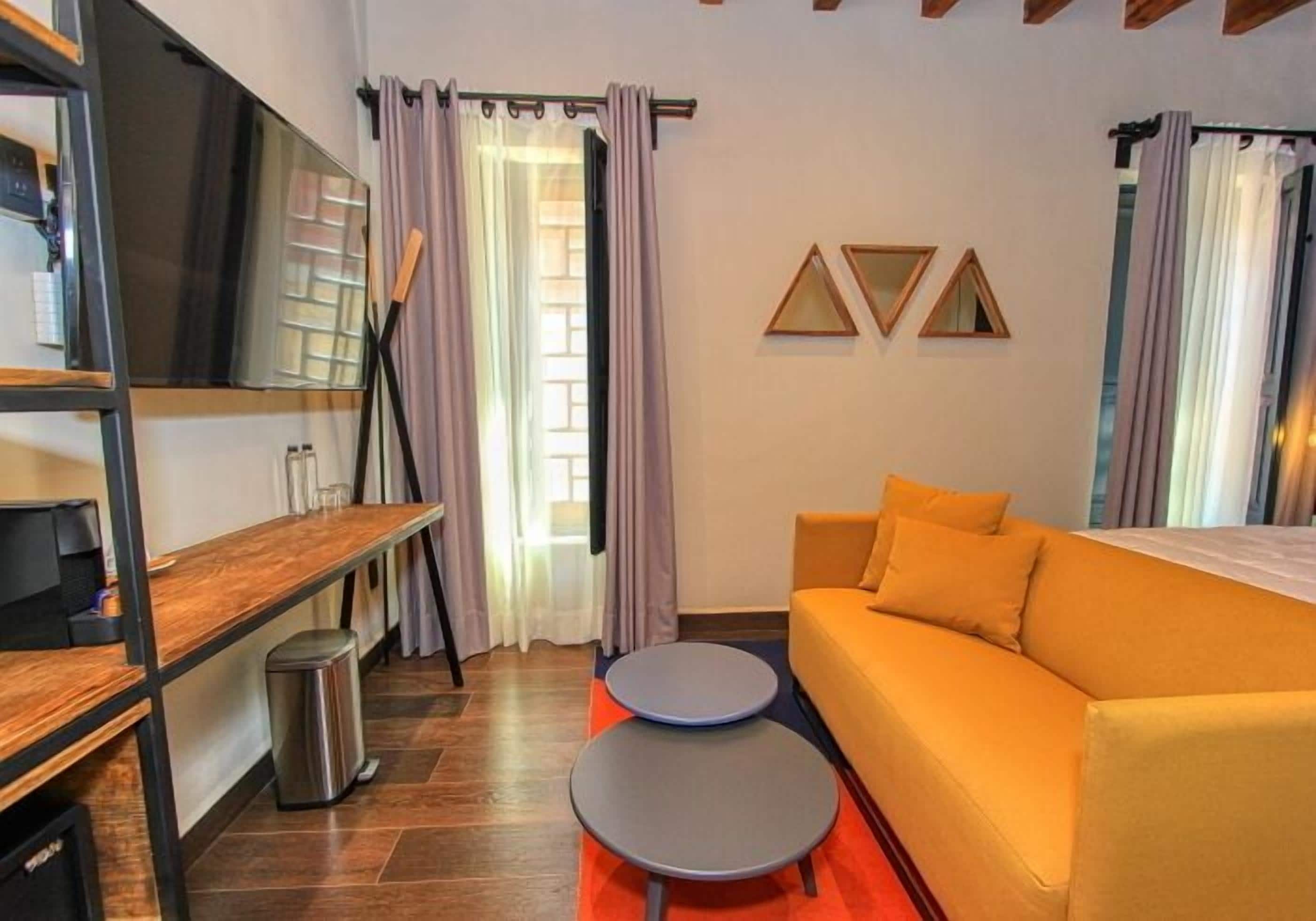 Jr Queen (9) | Premium bedding, in-room safe, desk, blackout curtains