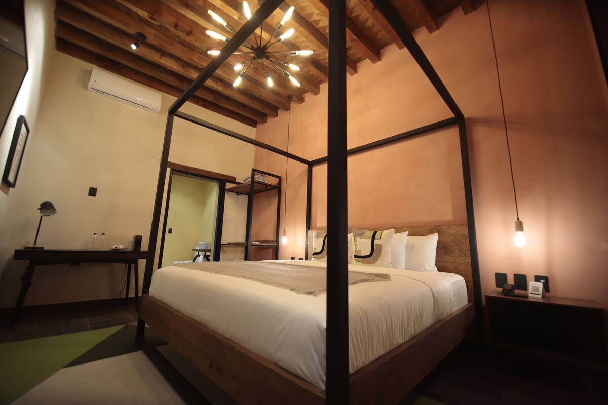 junior king (2) | premium bedding, in-room safe, desk, blackout curtains