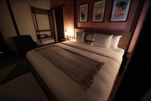 Junior King (2) | Ropa de cama de alta calidad y caja de seguridad en la habitación 