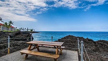 Condo, 1 King Bed, Mountain View (Keauhou Kona Surf & Racquet Club #176) | Property grounds