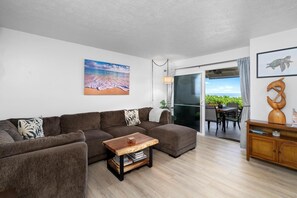 คอนโด, หลายเตียง (Keauhou Kona Surf & Racket Club Townh) | บริเวณนั่งเล่น