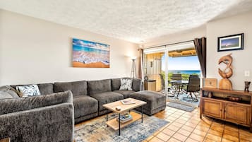 Condo, Multiple Beds (Keauhou Kona Surf & Racket Club Townh) | Living area