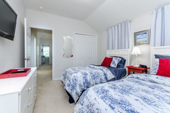 Ferienhaus, Mehrere Betten (Vacation Villa Front Lake spa 5 bedro) | 5 Schlafzimmer