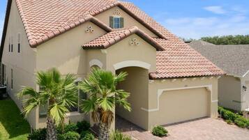 Rumah, Beberapa Tempat Tidur (1339YC 5 Beds Westhaven with spa game) | Bagian depan properti