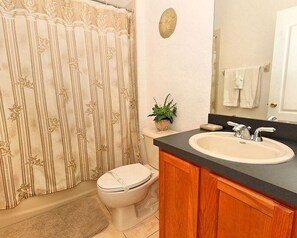 House, Multiple Beds (Highlands Reserve Golf Community 4 be) | Bathroom - Highlands Reserve Golf Community 4 Bedrooms (Bartow)