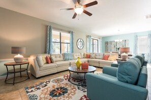 House, Multiple Beds (SPECTACULAR Champions Gate 5 bedroom) | Living area