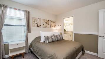 House, Multiple Beds (6 Bedroom 5 Bathroom Vacation Home ) | 6 bedrooms, free WiFi