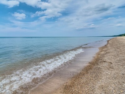 Waterside Condo with private pool and close to everything | Beachside Getaway