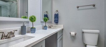 10 Min to Everything! Charming 3BR in Prime Frisco