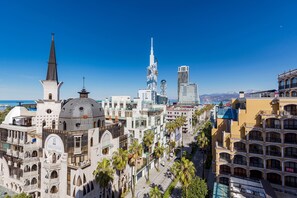 Front of property - Tapis Rouge Design Boutique Hotel (Batumi)