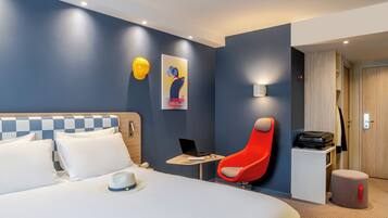 Standard Room, 1 Double Bed | In-room safe, individually decorated, individually furnished, desk