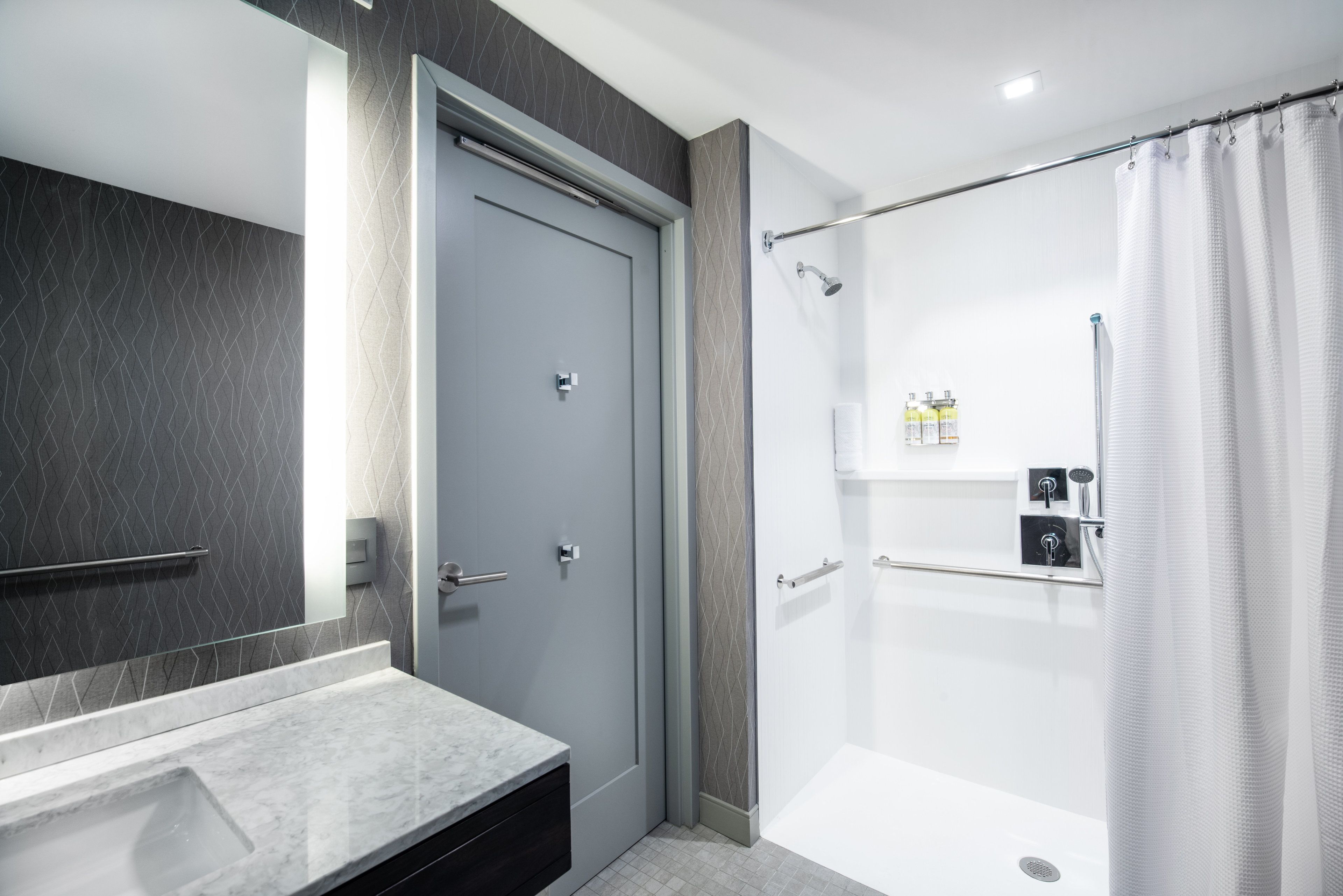 studio suite, 1 king bed, accessible, non smoking (roll-in shower, kitchen) | egyptian cotton sheets, premium bedding, pillow-top beds, in-room safe