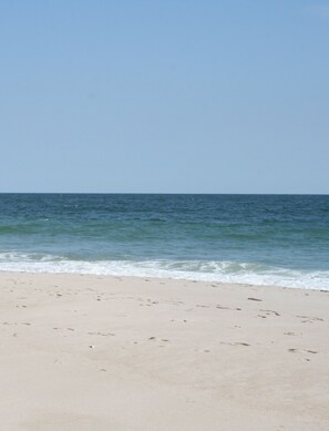Una playa cerca, toallas de playa