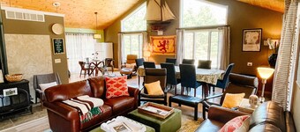 Eagle's Nest Guest House I - Less than 2 Miles to Sand Valley - 16 beds!