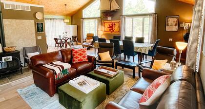 Eagle's Nest Guest House I - Less than 2 Miles to Sand Valley - 16 beds!