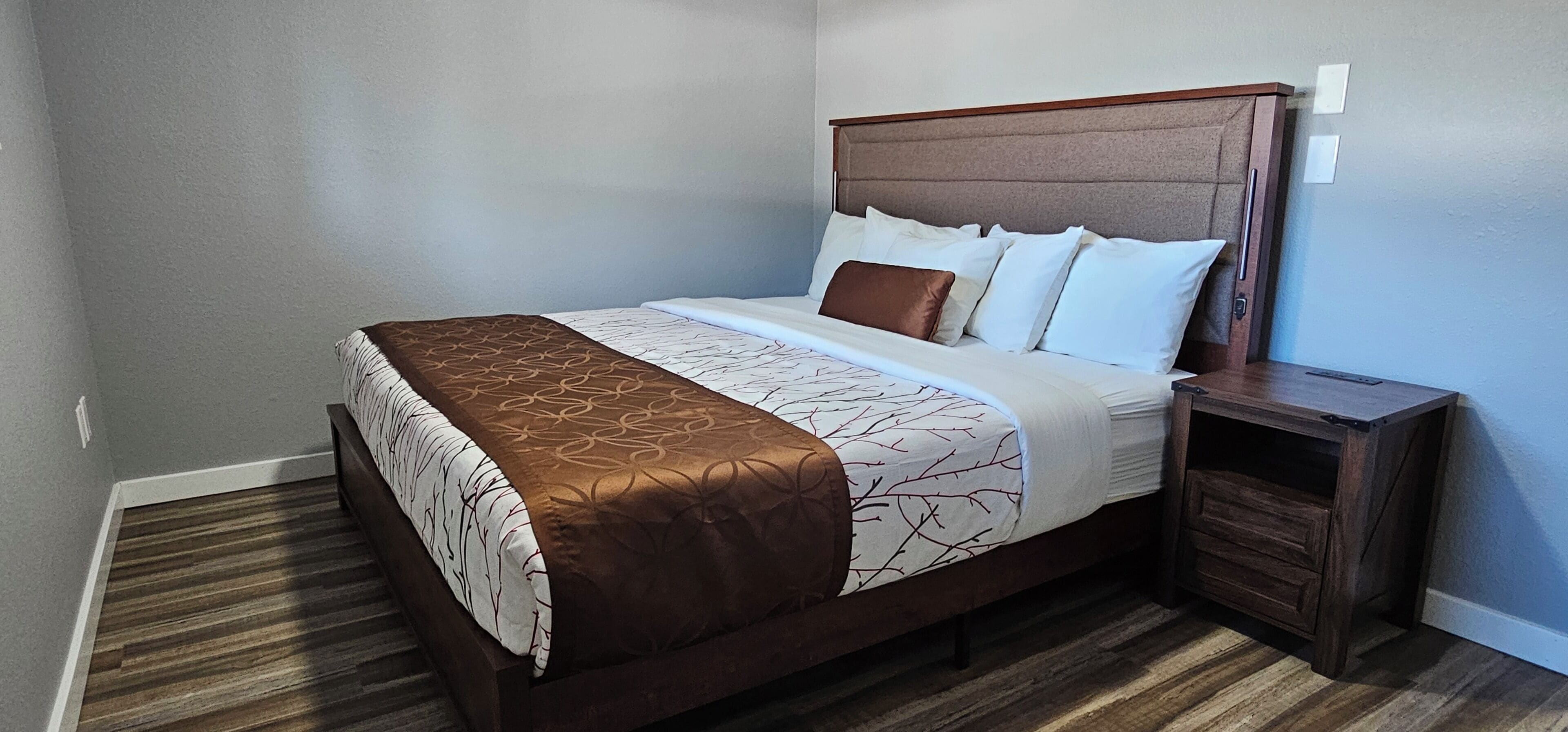 premium suite, 2 bedrooms, non smoking, kitchen | premium bedding, memory-foam beds, desk, laptop workspace