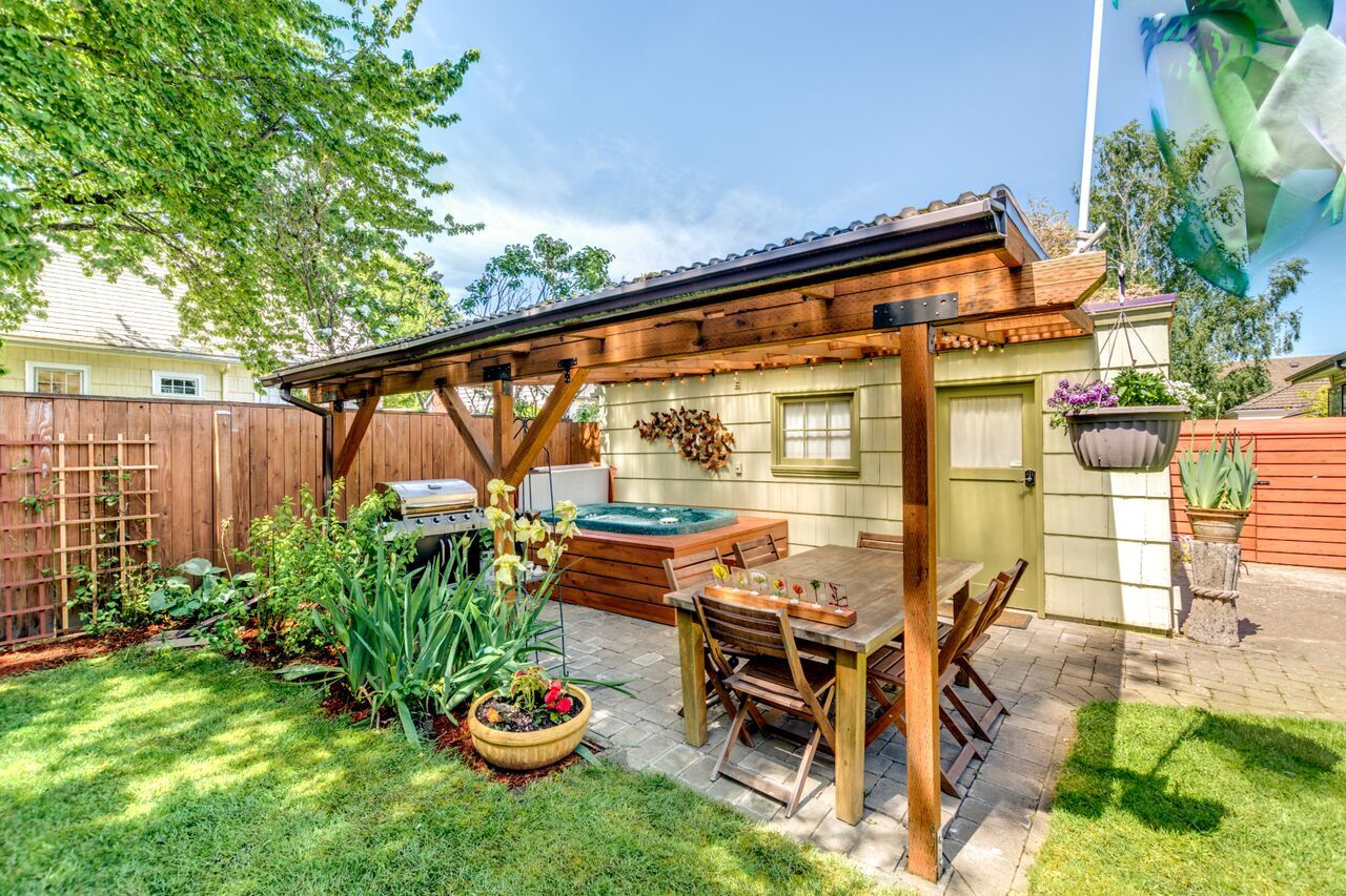 5+BD in the Heart & Soul of Portland... Super convenient; Walk to Everything!
