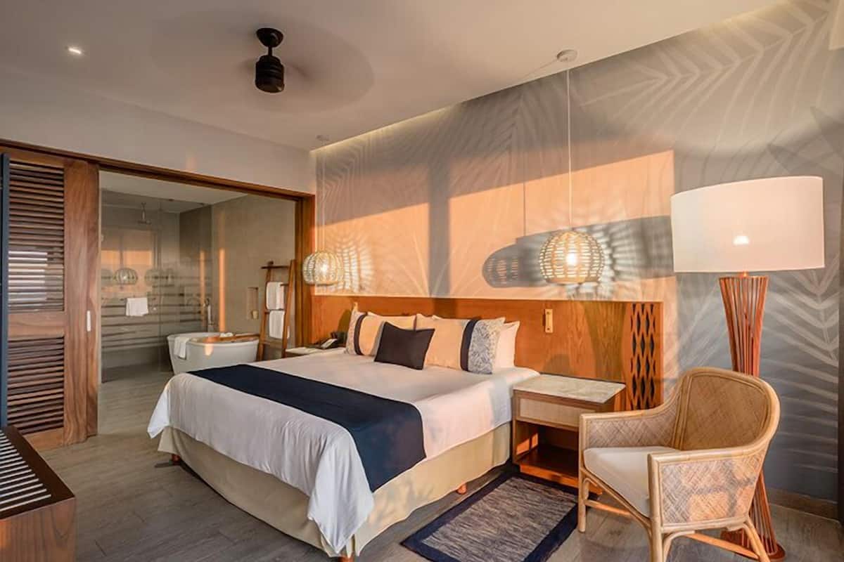 1 chambre, minibar, coffres-forts dans les chambres, bureau