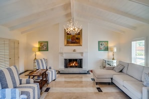 Classic House, Multiple Beds, Beach View | Interior
