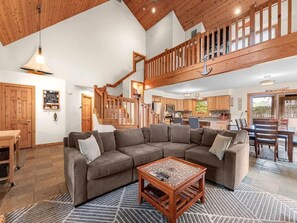 Smart TV, fireplace, DVD player