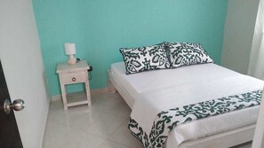 基础双人房, 1 间卧室, 无烟房 | 羽绒被、特色装修、特色家居、笔记本电脑工作区