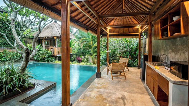 Outdoor dining - Charming Tropical Villa for Couple and Honeymooner (Gianyar)