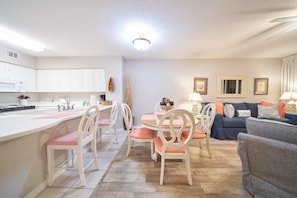 Interior - Island Princess 405 * Beach Chair Set Included ~ Gulf Front! (Fort Walton Beach)