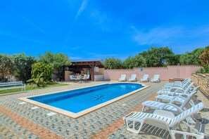 Outdoor pool - Laviki 3 Bedroom App on the  Pool for 4-6 people (Banjole)