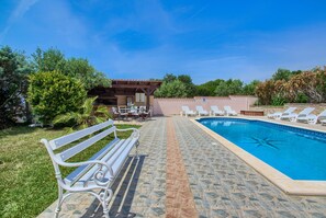 Outdoor pool - Laviki 3 Bedroom App on the  Pool for 4-6 people (Banjole)